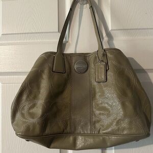 Coach khaki green leather Kisslock bag